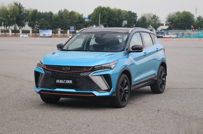 两款适合毕业生代步的小型SUV：10万即高配，颜值也到位