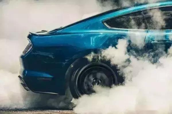 拨乱反正：2019款Mustang 2.3T 依旧很“野马”