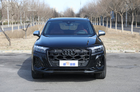 百万级高性能豪华SUV，搭载4.0T V8双涡轮，奥迪SQ7还有性价比？