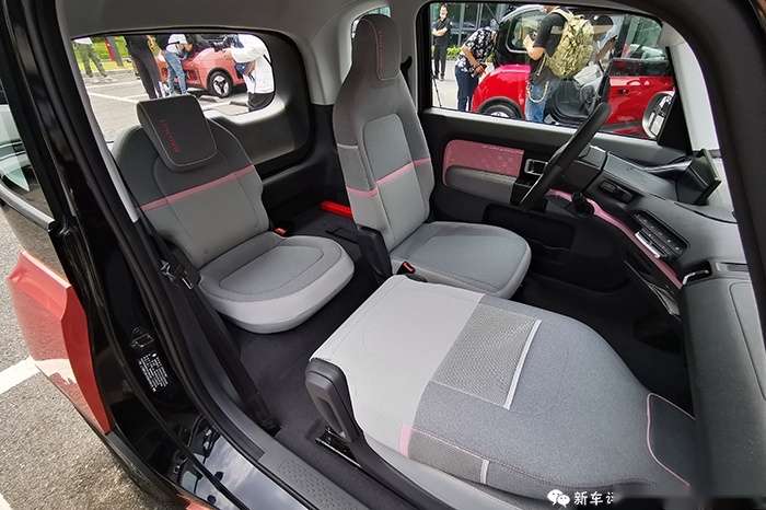 新宝骏E300实拍体验：科幻的外观，厉害的牌子，你买吗？