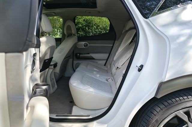 国内首发评测捷尼赛思GV60：求解电动车时代Modern Luxury