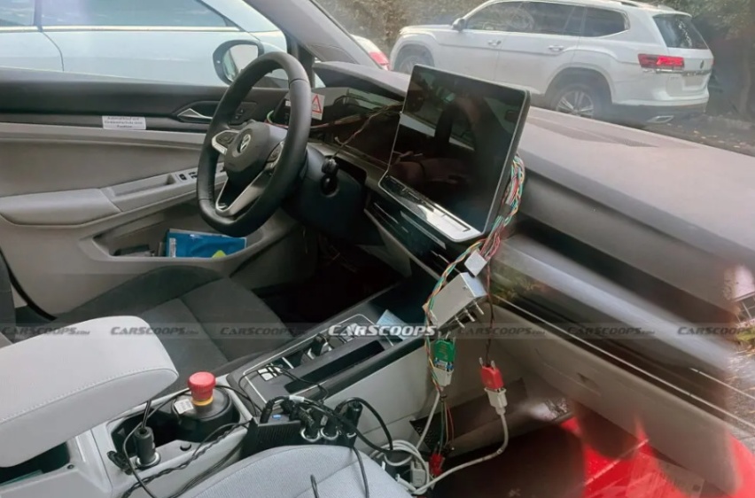 经典车型最后的绝唱，改款高尔夫谍照曝光，换装新大灯和悬浮大屏