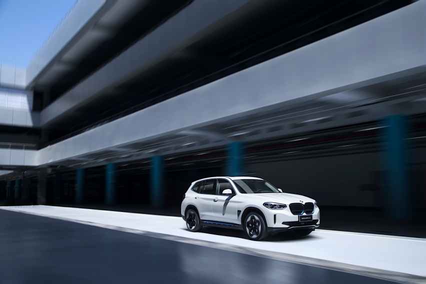 创新纯电动BMW iX3解锁鹏城绿色出行新方式