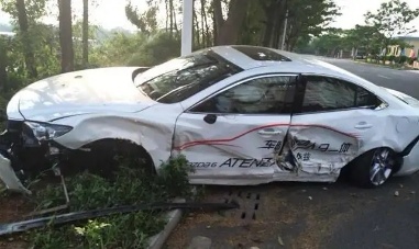 淮安女子试驾奥迪Q5 致1死4伤 丈夫孩子被甩出车外 究竟谁担责？