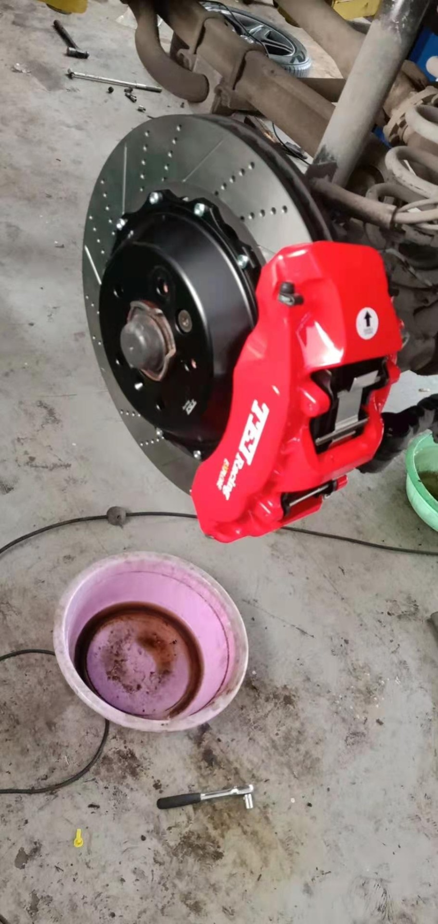 奔驰G350升级TEI Racing竞技版高性能刹车改装案例