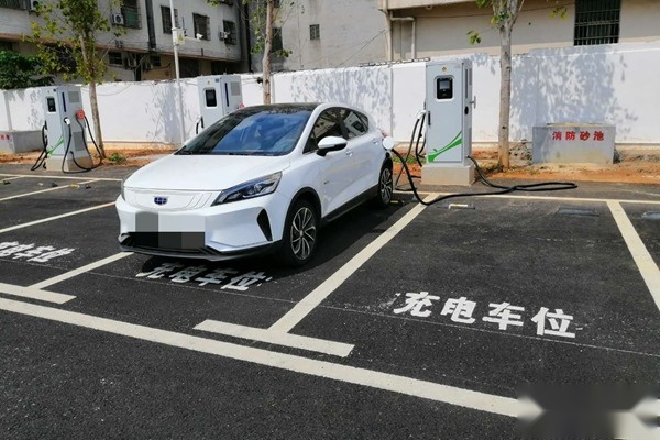 只许纯电车充电 这样做合理吗？