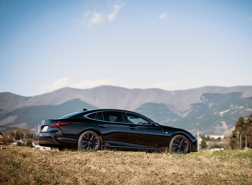 5年都没变样，搭载3.5L V6发动机，带你看雷克萨斯LS