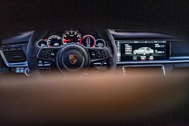 试驾保时捷Panamera GTS，那快0.1秒的信仰