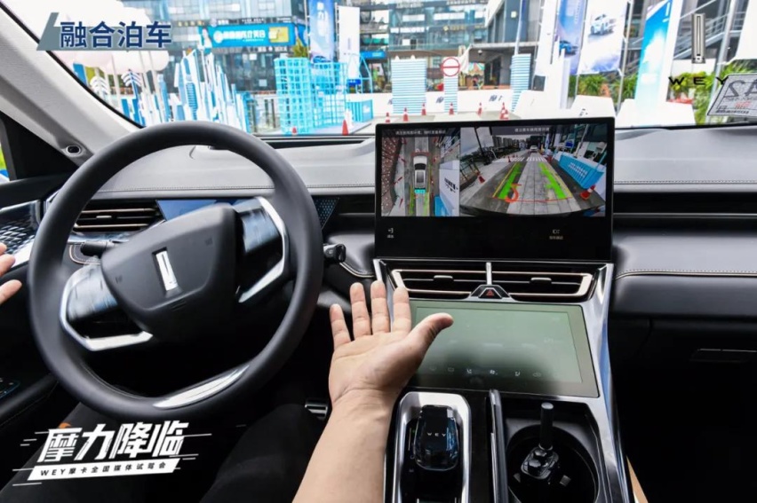 WEY摩卡：豪华与智能化并进