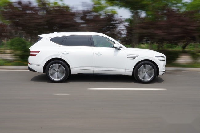 豪华旗舰 细腻时髦 试驾捷尼赛思GV80中大型SUV