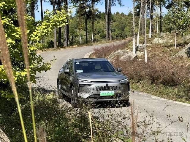 新魏牌摩卡零百4.7秒/纯电200km，唐DM-p车主后悔吗