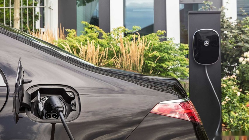 2021-mercedes-benz-s580e-plug-in (4).jpg