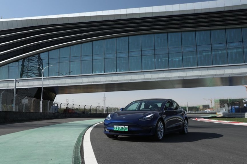 试驾丨赛道狂飙特斯拉Model 3，电动车也有乐趣？