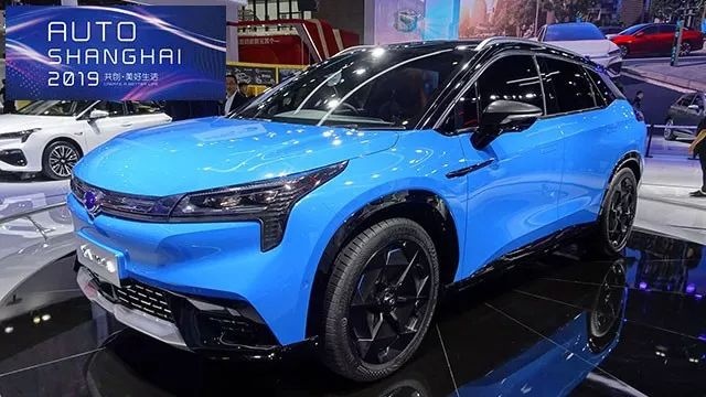 降价引发维权，特斯拉无惧风波，马斯克亲自交付Model 3？