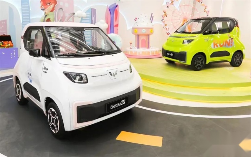WEY玛奇朵、五菱NanoEV限定款今天上市…丨今日车闻