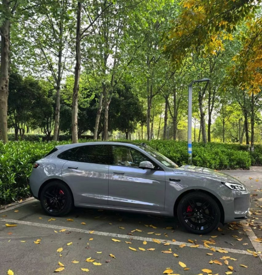 新款问界M5实车曝光，新前脸确实很好看