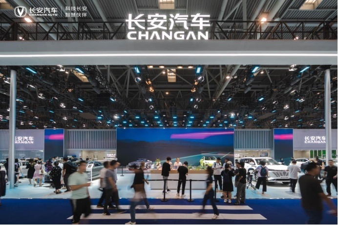 当618钜惠碰上重庆车展，没有一个人能拒绝一台长安汽车