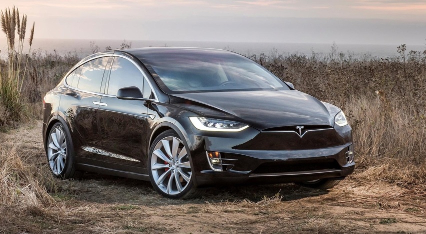 特斯拉MODEL X：我的座舱很科幻，并且还有“鸥翼门”！