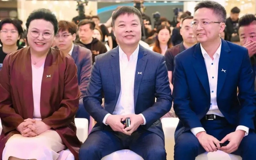 何小鹏发文诉苦，小鹏汽车还未走出至暗时刻？