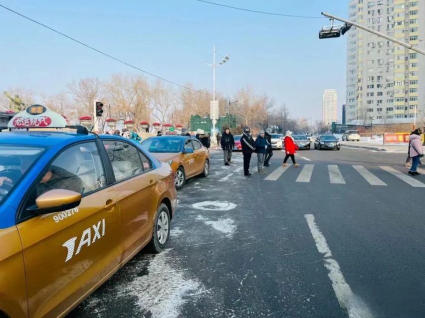 ​傅园慧包车被宰冲上热搜！东北黑车为何屡禁不止？