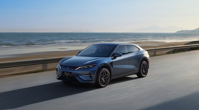 比亚迪宋L EV18.98万起，入门即高配，天神之眼高阶智驾确实有实力