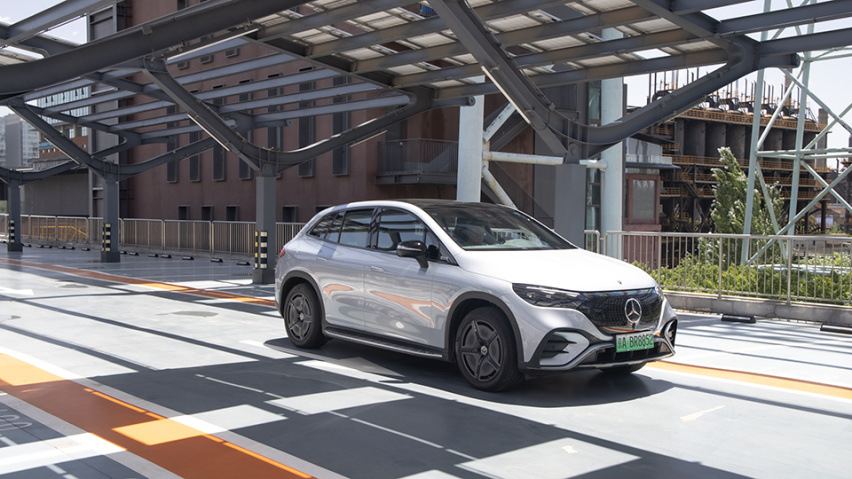 长测全新EQE纯电SUV：奔驰要给SUV们上堂造车课