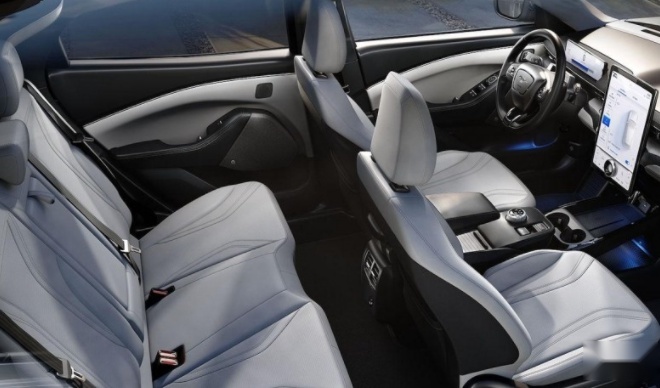增加配色与续航里程，2022款Mustang Mach-E正式发售