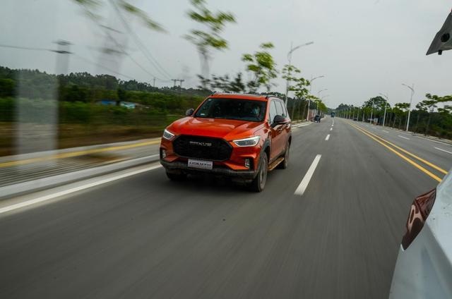 试驾上汽MAXUS D90 Pro，哈弗H9竟然给我让路