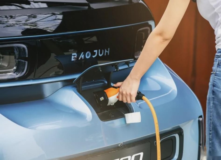 通勤代步车，宏光MINI EV/宝骏E300值得买吗？