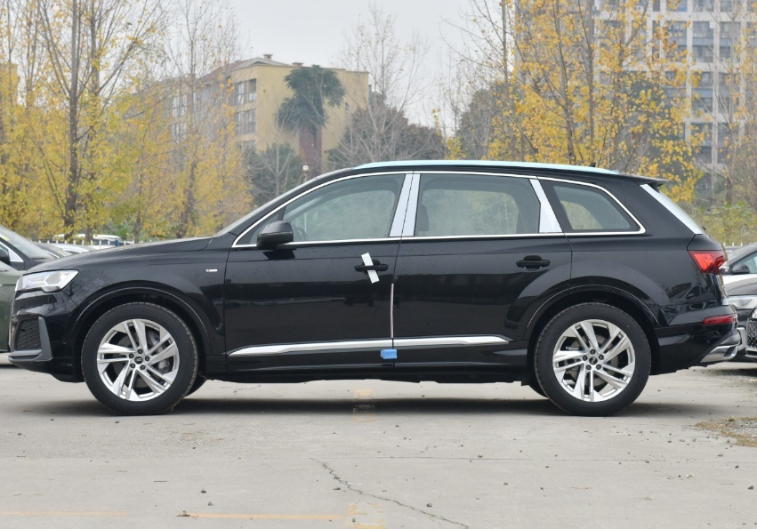 提车奥迪Q7，享受高端科技豪华SUV