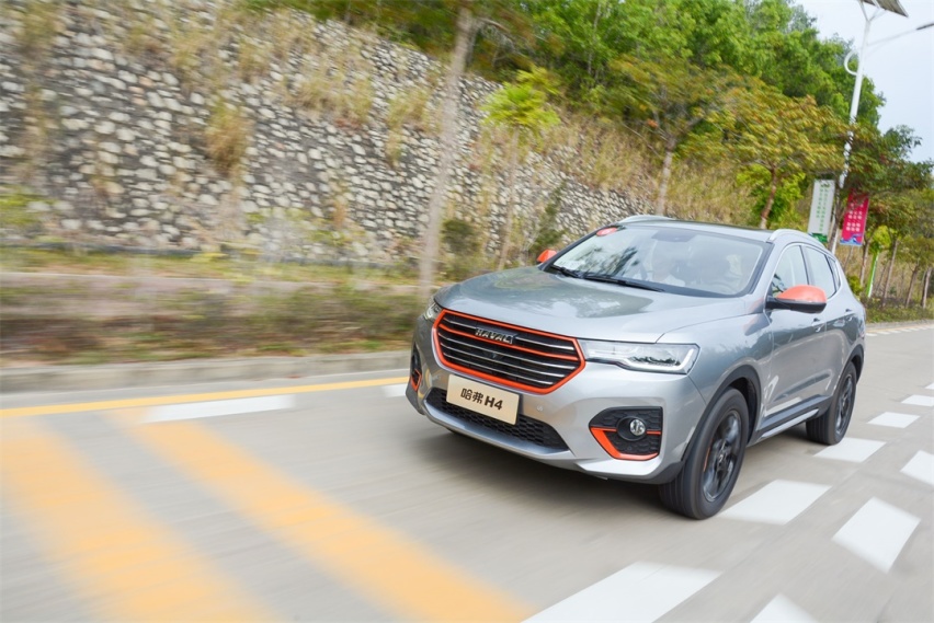 10万预算买SUV，哈弗这台1.5T帅气新车很适合年轻人！
