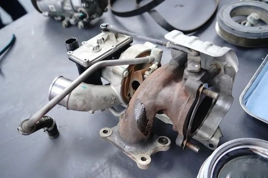 见证实力 奇瑞当着我们面拆了一辆10万里程的瑞虎8