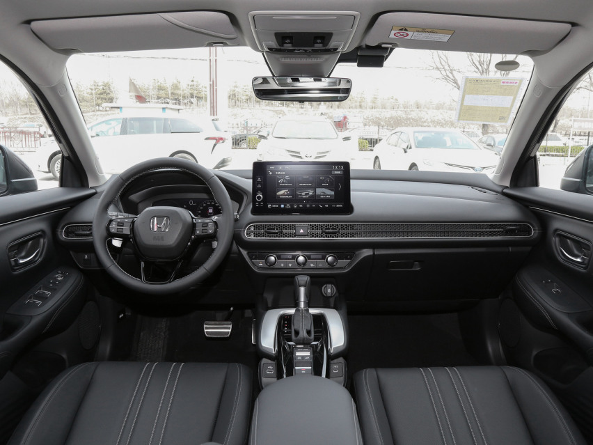 同为日系燃油紧凑型SUV，本田HR-V对比丰田锋兰达该怎么选？