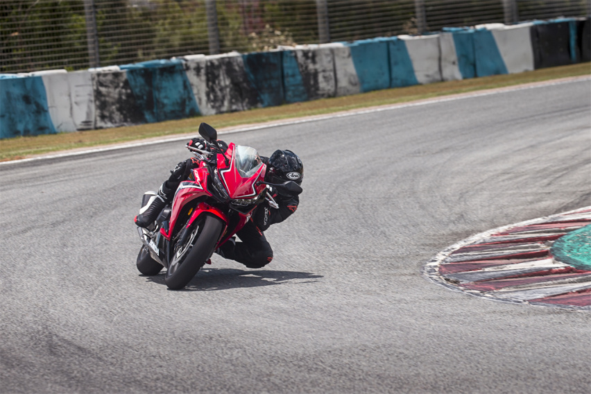 入门双缸仿赛，本田CBR400R，降价凸显性价比