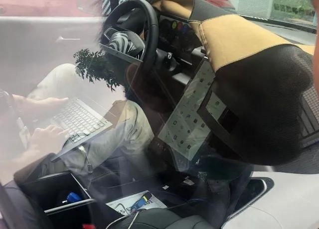 看个新车丨进军紧凑型轿车领域，小鹏全新电动家轿曝光