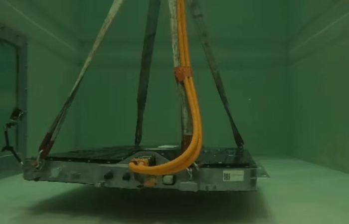 解析吉利银河L7产品力，综合续航里程1370km，顶配售价17.37万
