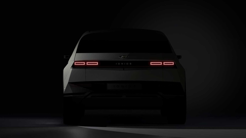 2022-hyundai-ioniq-5-teaser-rear-end