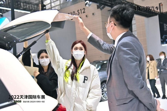 进阶人生 双C闪耀 零跑C01震撼亮相天津国际车展
