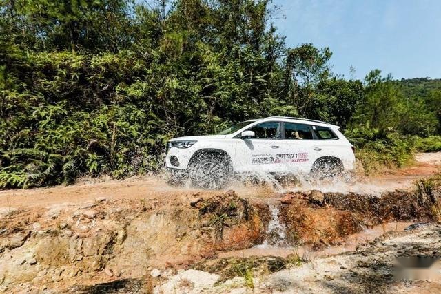 最便宜只要8万元，能越野，能旅行的中型SUV