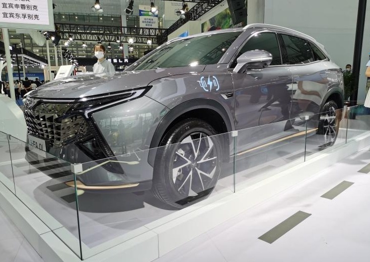 五粮液打造的全新SUV，轴距2820mm，搭载2.0T有254马力