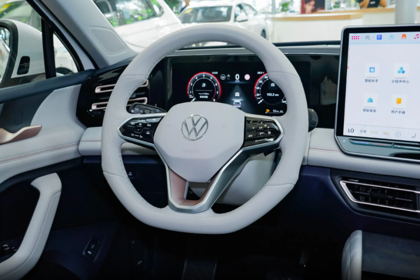 同为中型SUV，第五代胜达与大众途观L，谁更值得买？