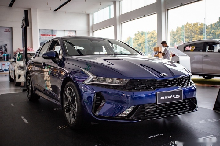 又一“神车”换代，轴距2米9+前后独悬，1公里4毛仅16万
