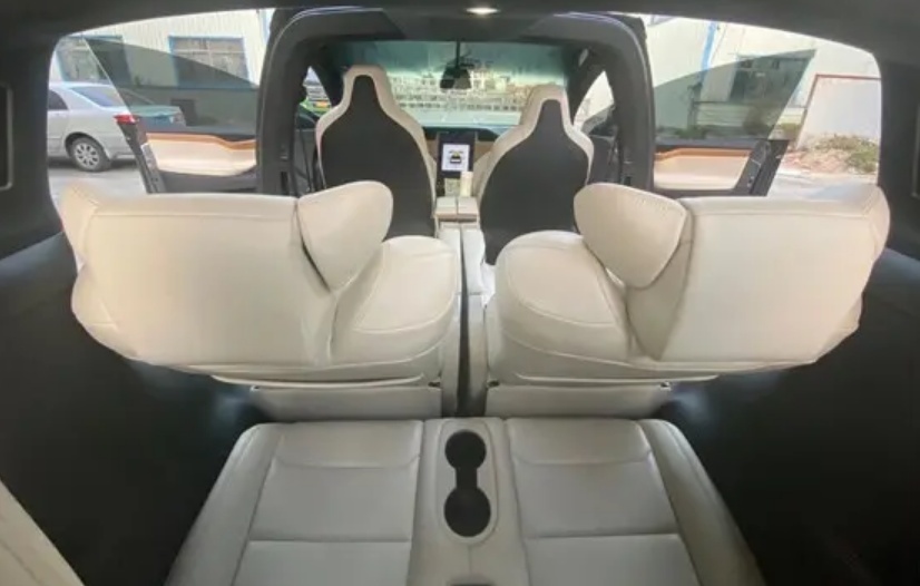 30万纯电中型SUV，Model Y/问界M5/极狐阿尔法T，谁更舒适