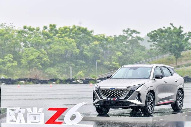 不好惹的2.0T，欧尚Z6零百加速6秒级、时速可达231公里