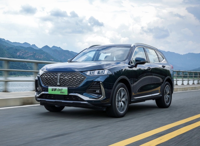 能跑又省油！拿铁DHT-PHEV与RAV4荣放双擎E+，谁更强？