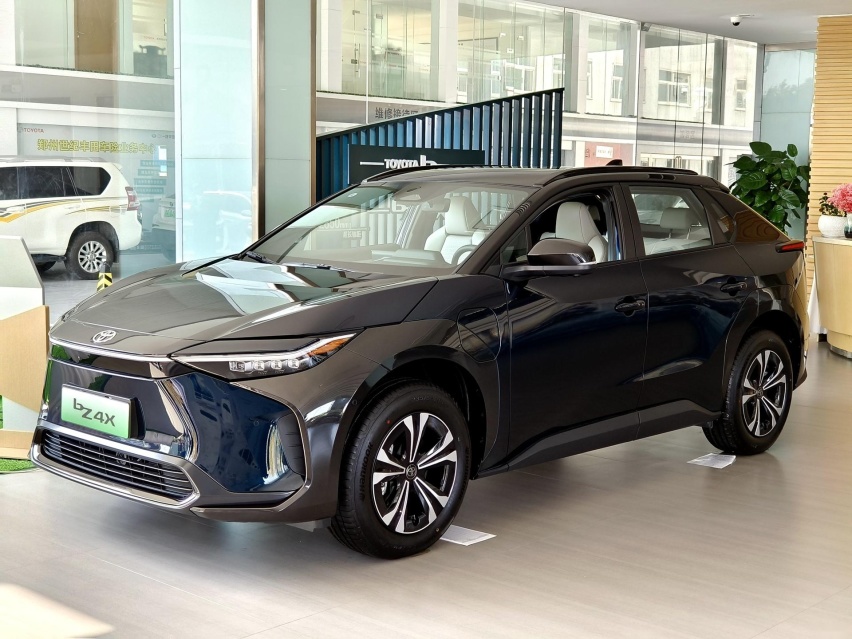 中型纯电动SUV 实拍一汽丰田bZ4X 它值得买吗？