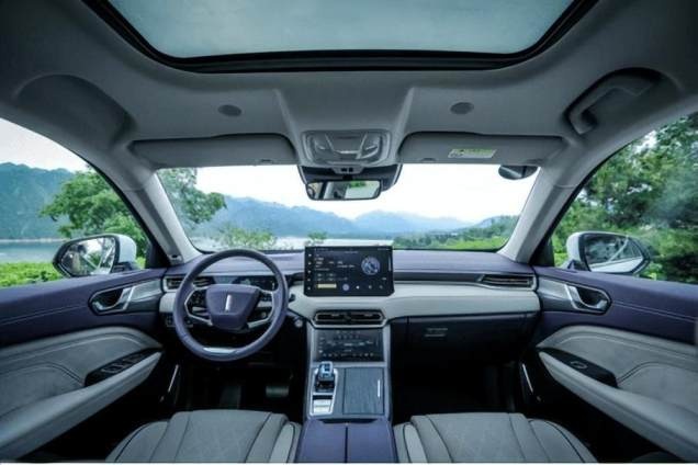 卉眼识车｜魏牌拿铁DHT-PHEV 综合补贴后售价22.9-26.3万