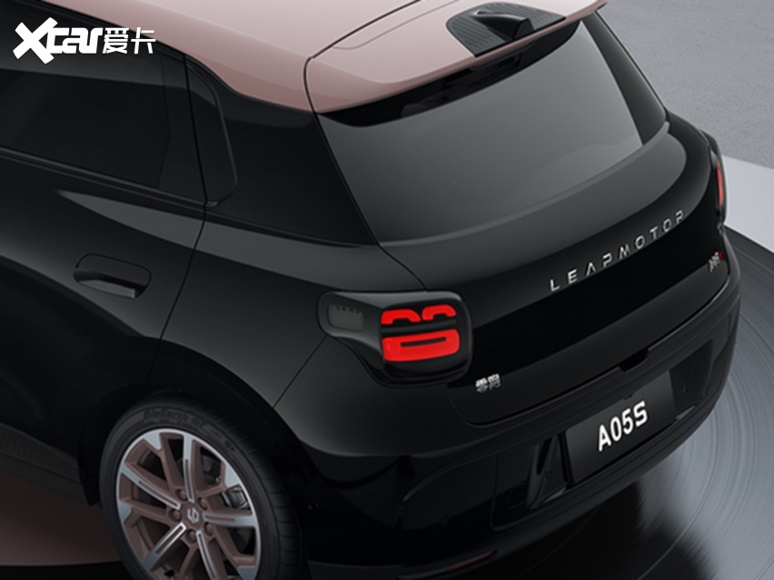 6万级？零跑A系列首款轿车亮相！定位精品小车，要抢萤火虫市场？