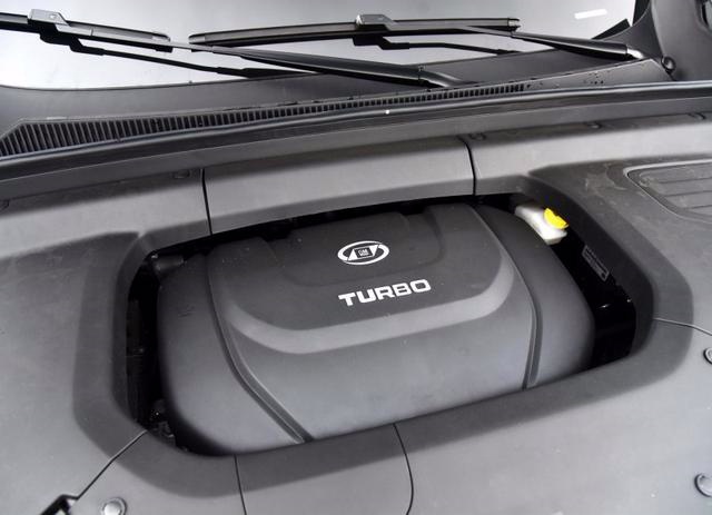 专造神车的宝骏，2款全新车型曝光，挂钻石标，涵盖轿车与SUV