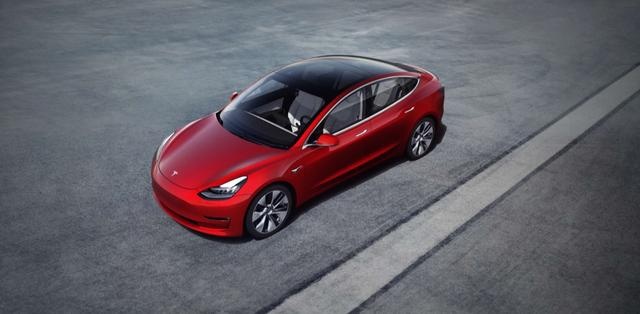 奔驰宝马慌不慌？ 国产特斯拉Model 3价格跌破30万元